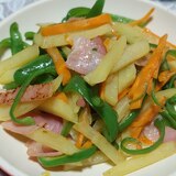 ベーコンとじゃがいもとピーマンのコンソメ炒め